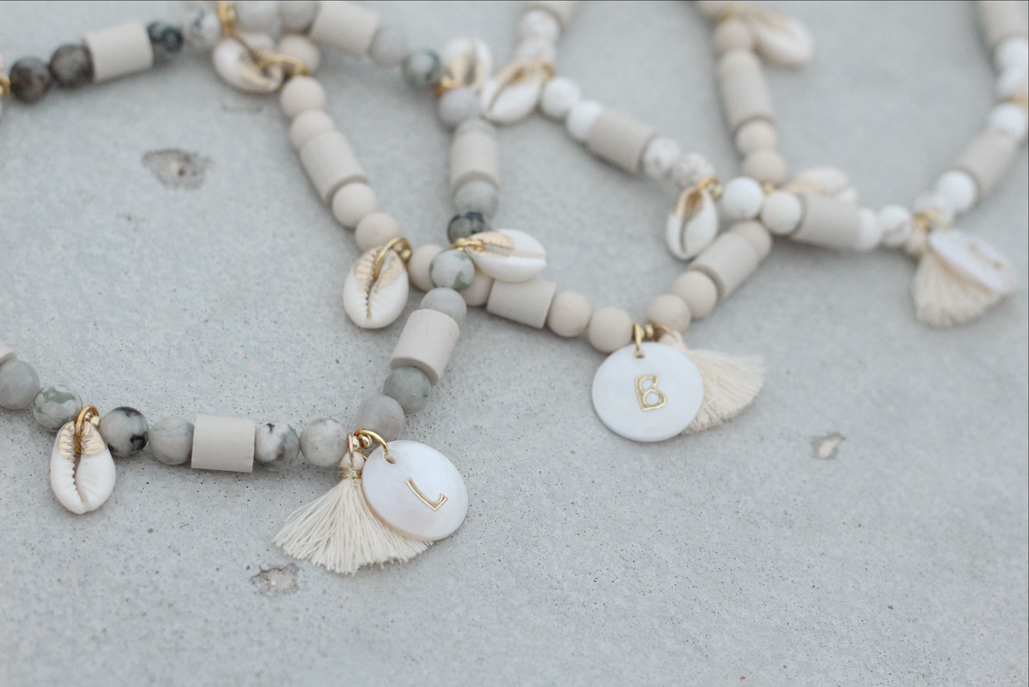 EM-Keramikkette in weiß und beige