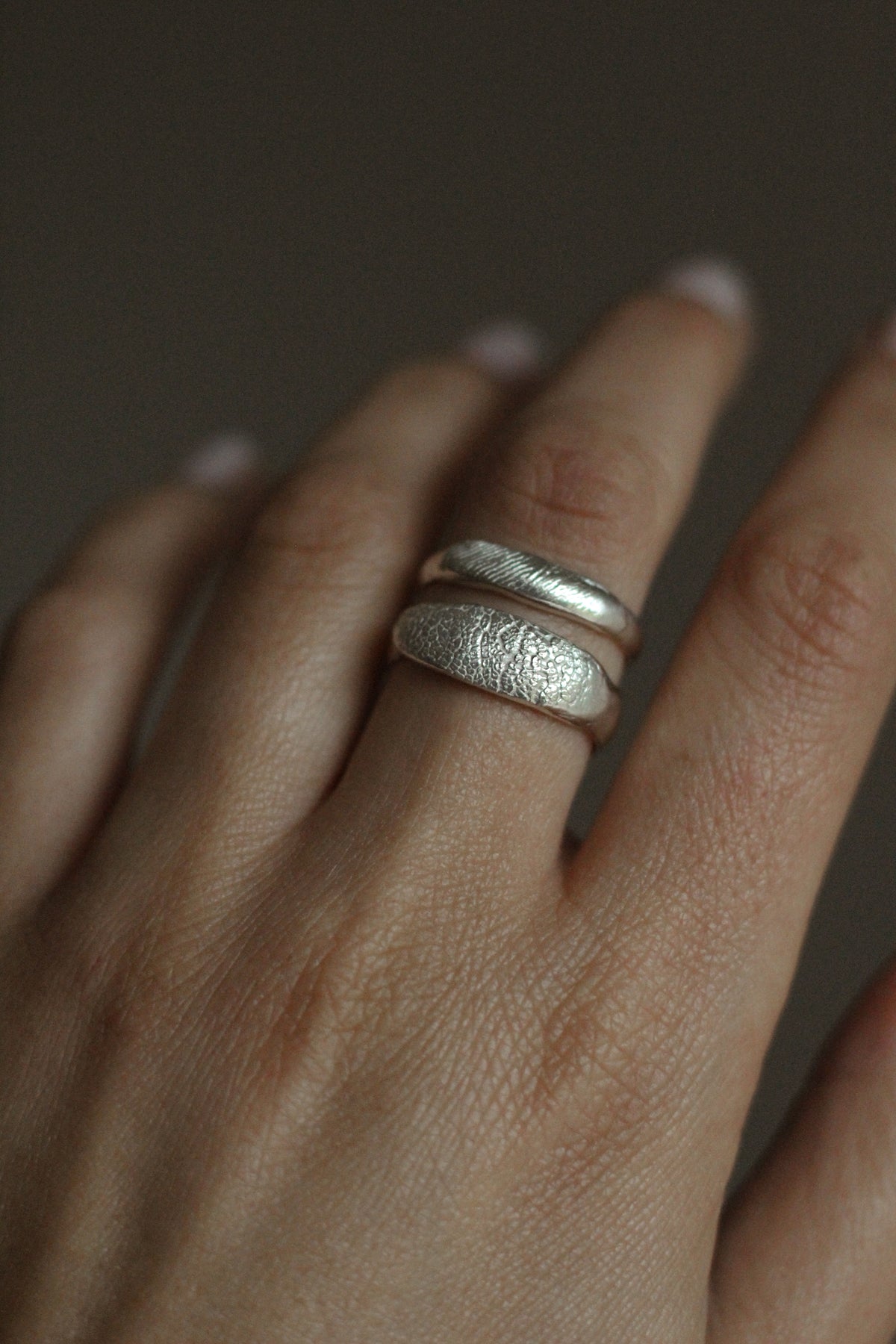 Organischer Ring mit Nasenabdruck Pfotenabdruck Fingerabdruck