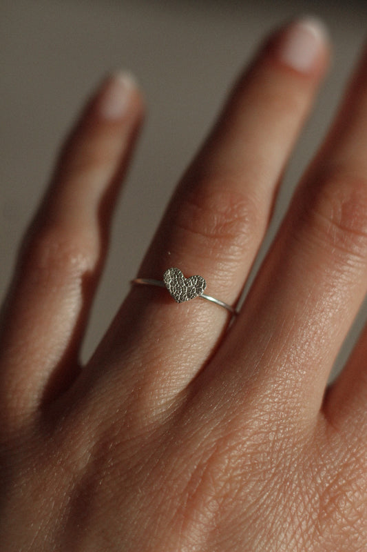 Ring mit Abdruck