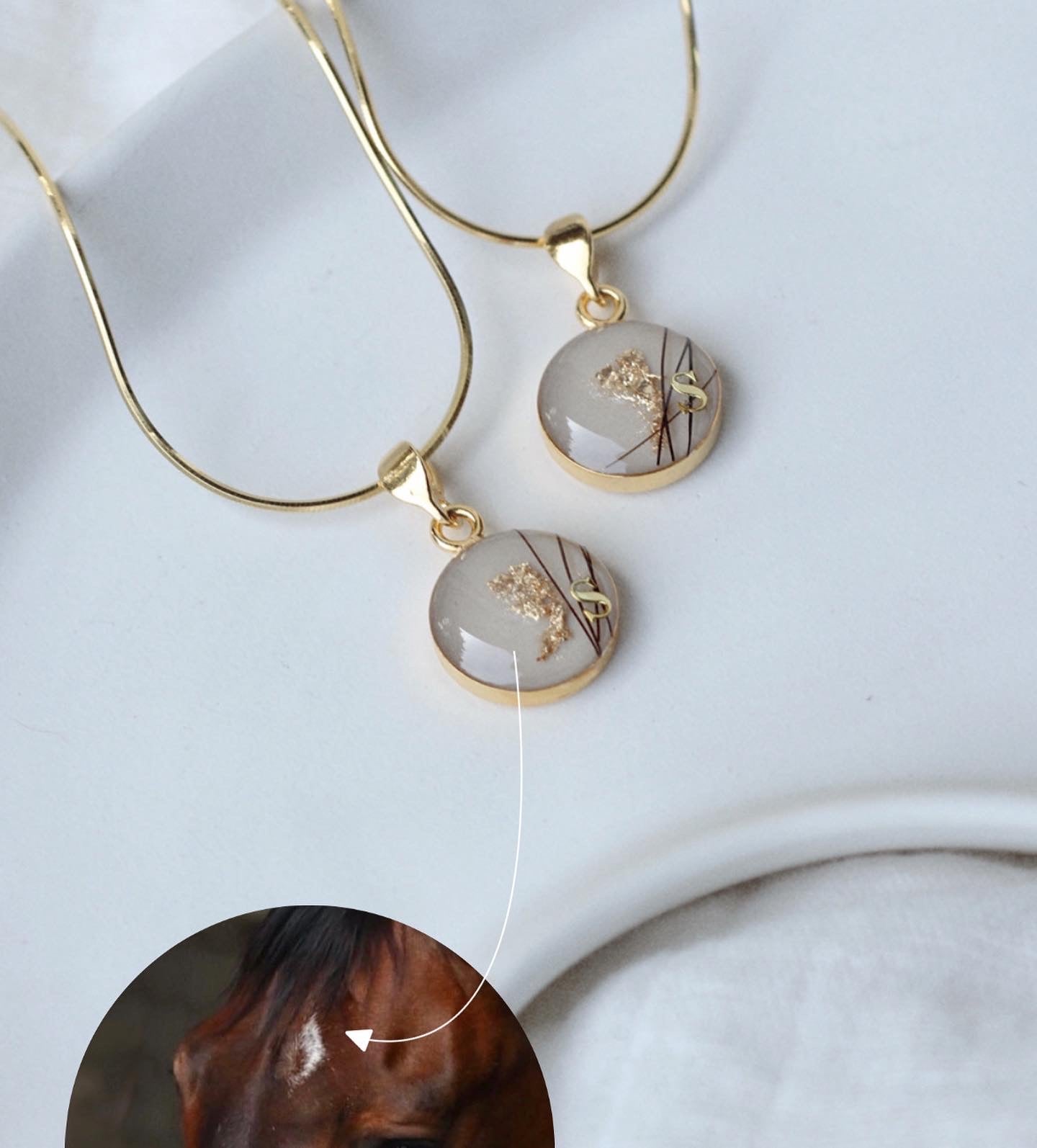 Anhänger mit Tierfell/Asche/Zähnchen